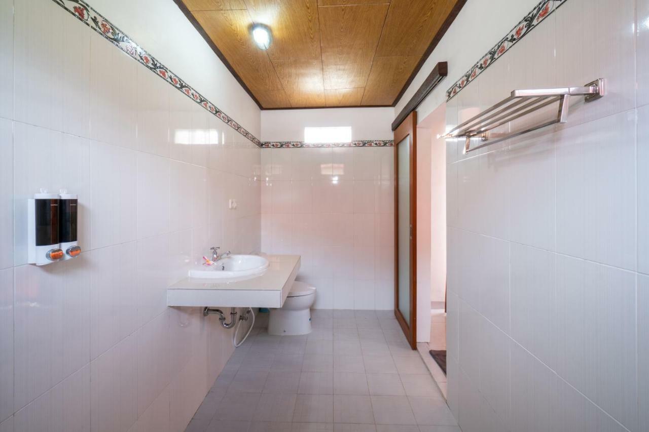 Anugrah Sari Homestay by WizZeLa Nusa Lembongan  Bagian luar foto