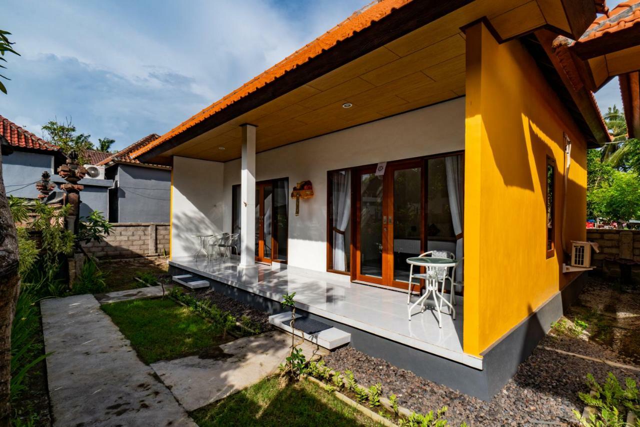 Anugrah Sari Homestay by WizZeLa Nusa Lembongan  Bagian luar foto